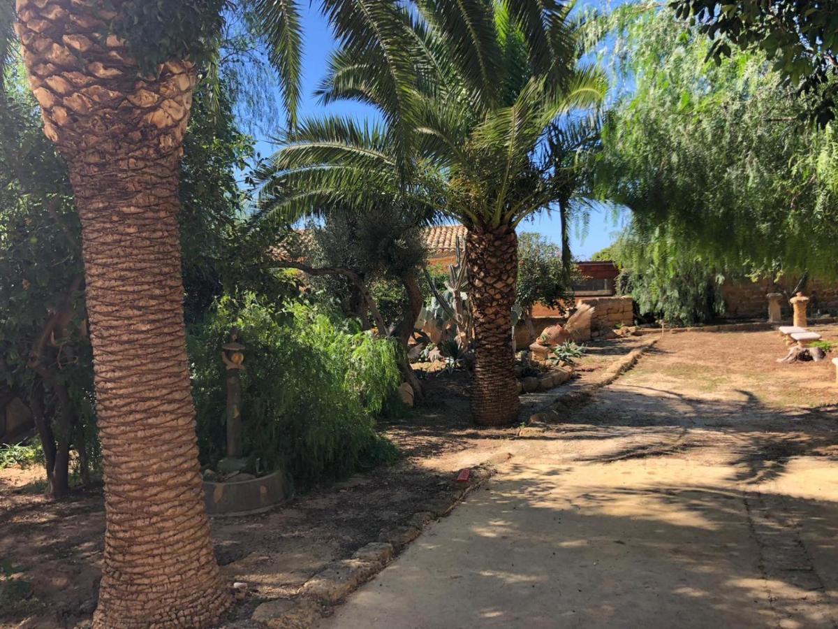 Villa La Lumia B&B Suites & Apartments Agrigente Extérieur photo