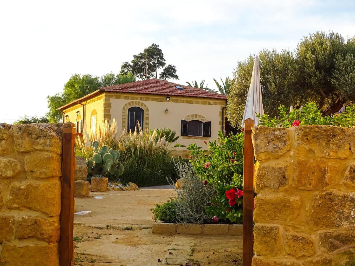 Villa La Lumia B&B Suites & Apartments Agrigente Extérieur photo